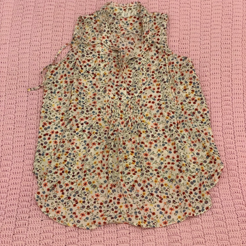 GAP Maternity white floral split neck blouse XS - Picture 2 of 8